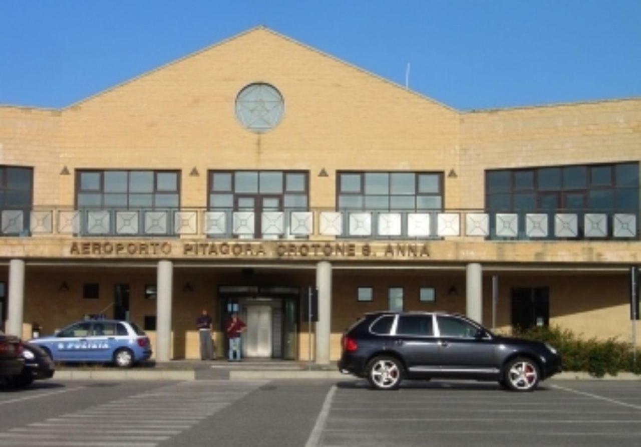 L'Isola Di Gaia Bed & Breakfast Crotone Bagian luar foto